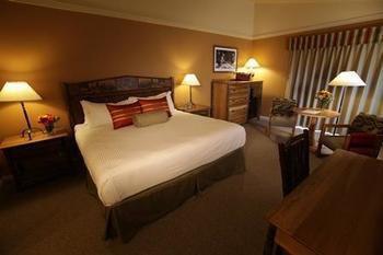 Headwaters & At Flagg Ranch Lodge