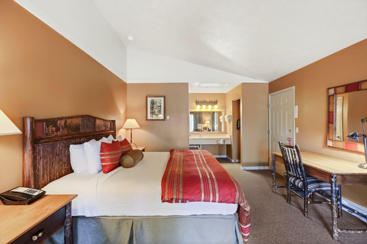 Headwaters & At Flagg Ranch Lodge *